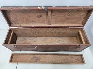 lot 330 image: Antique Carpenters Tool Carrier Box