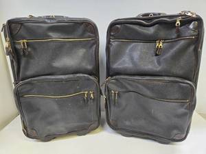 lot 372 image: Matching Pair of Quality MULHOLLAND Leather Suitcases