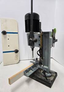 lot 386 image: Working DELTA Hollow Chisel Mortiser Model 14-650