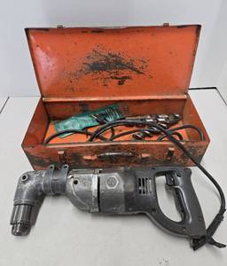lot 389 image: Working Heavy Duty Black & Decker Reversing End Handle Drill