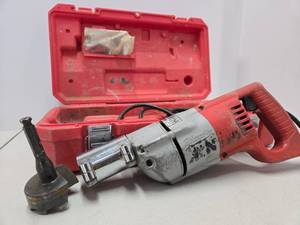 lot 390 image: Working Used Heavy Duty MILWAUKEE Drill
