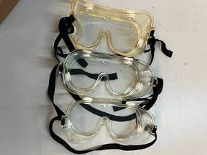 lot 6 image: 3 - Safety Goggles