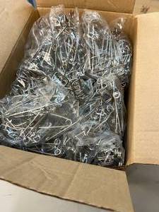lot 36 image: 2 Dozen - Test Tube Clamps With Finger Grip