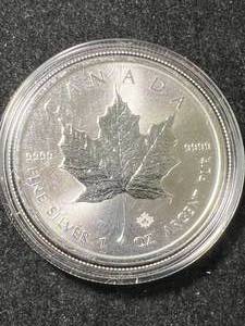 lot 54 image: 2022 CANADIAN MAPLE LEAF 1 TROY OZ .9999 FINE SILVER IN AIRTITE