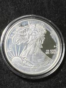 lot 65 image: 1 TROY OZ .999 FINE SILVER AMERICAN EAGLE ROUND IN AIRTITE