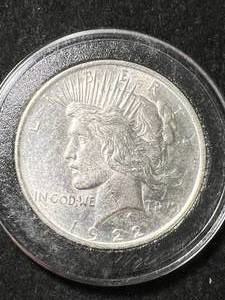 lot 86 image: 1922 US PEACE SILVER DOLLAR IN AIRTITE