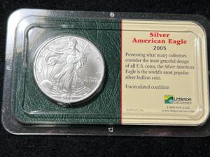 lot 97 image: 2005 AMERICAN SILVER EAGLE 1 TROY OZ .999 FINE SILVER IN CASE