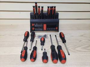 lot 14 image: Screwdriver Set With Wall Mounted Storage