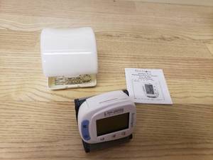 lot 30 image: Bluestone Automatic Wrist Blood pressure Monitor