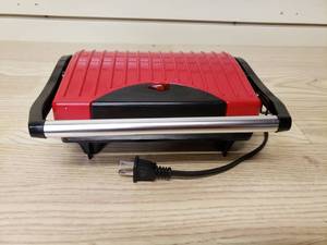 lot 33 image: Chef Buddy Non-Stick Grill