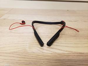 lot 37 image: Skull Candy Headphones