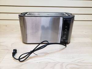 lot 53 image: Elite Gourmet 4 slice Digital Long Toaster