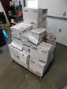 lot 517 image: WHOLESALE PALLET LOT OF LIGHT BULBS