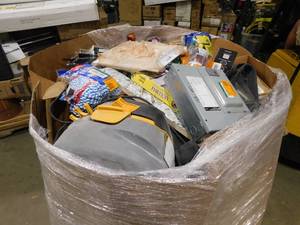 lot 612 image: WHOLESALE PALLET LOT OF GENERAL MERCHANDISE