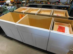 lot 653 image: (7) Hampton Bay Shaker Satin White Assembled Bath Cabinet Lot