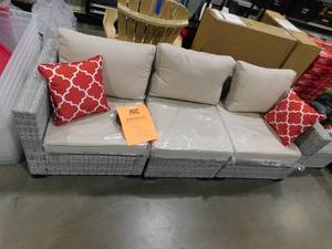 lot 706 image: Patio Wicker Sofa with Matching end table