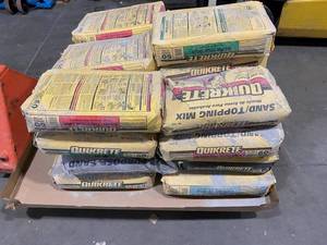 lot 14 image: 26 Bags of Assorted Concrete Mix