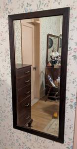 lot 133 image: Vintage Mahogany Wood Wall Mirror