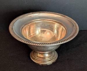 lot 61 image: Vintage Weighted Sterling Silver Footed Bowl