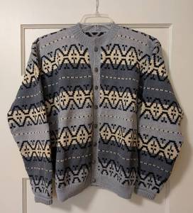 lot 111 image: Vintage Knit Wool Cardigan Sweater