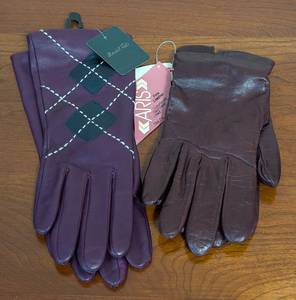 lot 114 image: Two New Pairs of Womens Leather Gloves