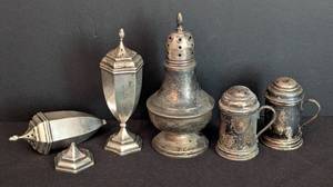 lot 121 image: Assorted Vintage Solid Sterling Silver Salt and Pepper Shakers
