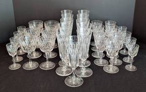 lot 137 image: Vintage Crystal Wine Glass Set