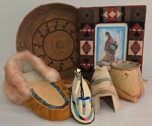 lot 88 image: Native American Arts & Crafts Collection including a Vintage Hand Woven Native American Tray