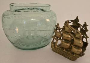 lot 192 image: Vintage Brass Ship Bookends & Decorative Vase with Etched Ship Design