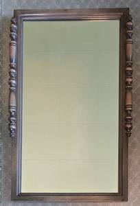 lot 209 image: The Dayton Company Vintage Wall Mirror