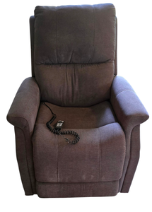 lot 276 image: 2023 Stride Viva Lift Electric Lift Chair