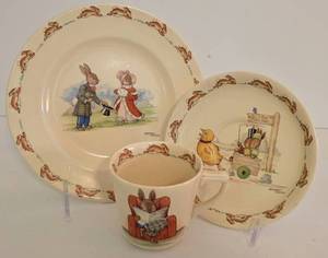 lot 284 image: Vintage Royal Doulton Barbara Vernon Bunnykins Dish Set