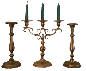 lot 386 image: Vintage Brass Candelabra & Candlesticks