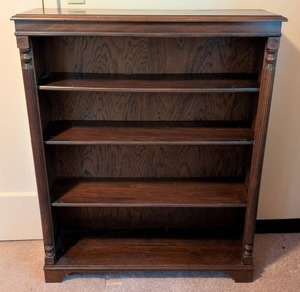 lot 46 image: Vintage Mahogany Bookshelf with Fluted Column Details