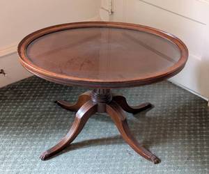 lot 32 image: Vintage Imperial Grand Rapids Mahogany Tray Top Table