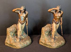 lot 53 image: Pair of Vintage Painted Native American Scout Bookends  Pair of Vintage Indian Scout Bookends