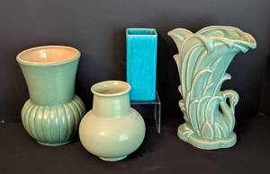 lot 23 image: Pretty Mid Century Pottery Vases including a McCoy Pottery Vase and Vintage Red Wing Pottery 778 Vase