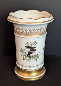 lot 234 image: Small Mottahedeh Design Birds of Paradise Vase