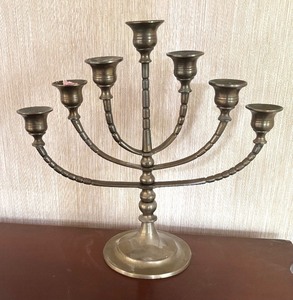 lot 257 image: Beautiful Vintage Candelabra