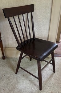 lot 338 image: Charming Vintage Wooden Spindle Back Chair