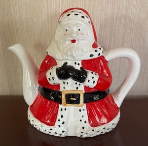 lot 339 image: Festive Taste Setter Sigma Santa Teapot