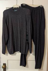 lot 318 image: New Ralph Lauren Cashmere Sweater and Cashmere Blend Pants
