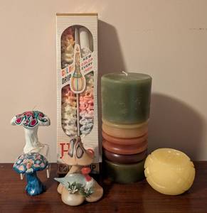 lot 328 image: Unique Vintage Candles