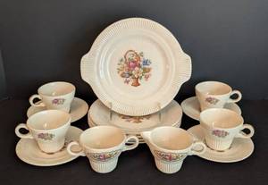 lot 350A image: Vintage Salem Childrens Tea Set