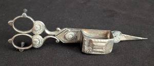 lot 352 image: Antique Silver Plated Candle Snuffer  Oil Lamp Wick Trimmer
