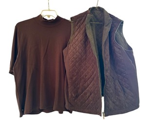 lot 414 image: Lauren Ralph Lauren 3X Chestnut Turtleneck and Quilted Reversible Vest Set