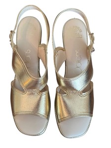 lot 415 image: Womens Metallic Gold Slingback Sandals - Size 6.5