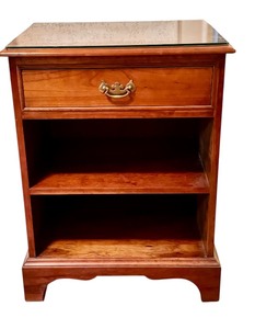 lot 16 image: Vintage Stickley Solid Cherry Nightstand