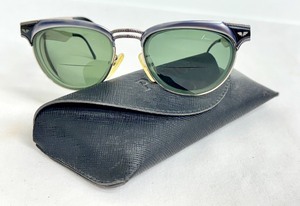 lot 85J image: Vintage Police Sunglasses