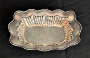 lot 58A image: Antique Meridian Scalloped Sterling Silver Bowl